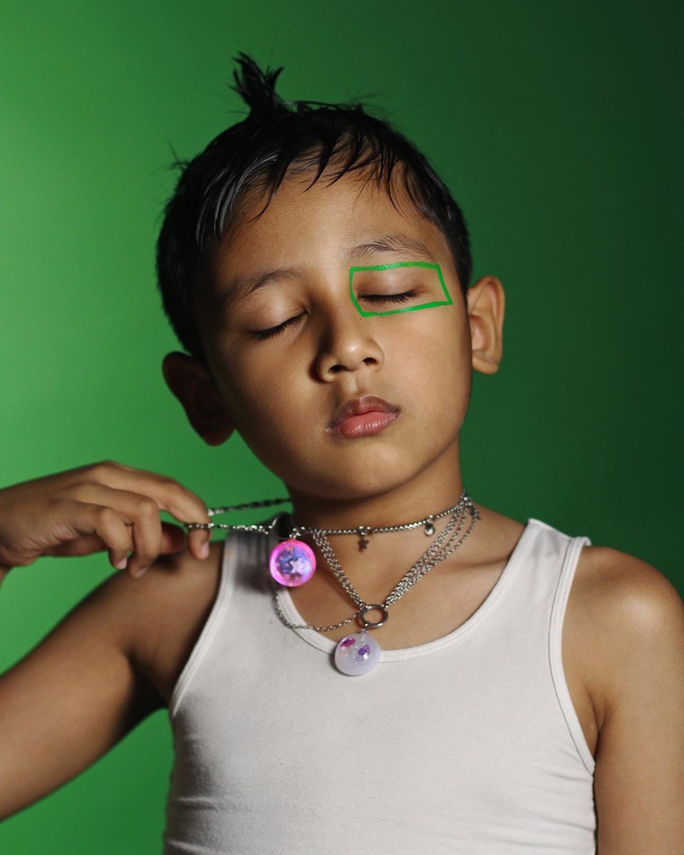 strangerousco's tweet image. For a look thats abundantly green, build a daringly dynamic liner look with the shade Area 51 from our latest Neon Hazard : Mata-Mata liners
.
#Strangerous #BeStrangeMakeArt