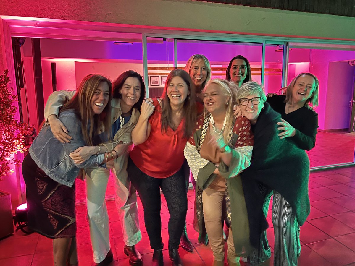 PatiRodriguez72's tweet photo. Gracias a la vida que me ha dado tanto ♥️ #Mis50
@Cucho_Cedres @veritorodrigu @PabloGalbarini @juanpabloarena @guzmanhc95 @GabrielaDecaro @Flouy @FabianaOrpiAloy @IsabelRosso2 @CuatrodeJulia @Charua0 @urumon47 @CrisPilar51 @suarev @RosanaManikows1 @ArtolaMaru @RobertoFernandm 👇 https://t.co/9iDeAY9x5u