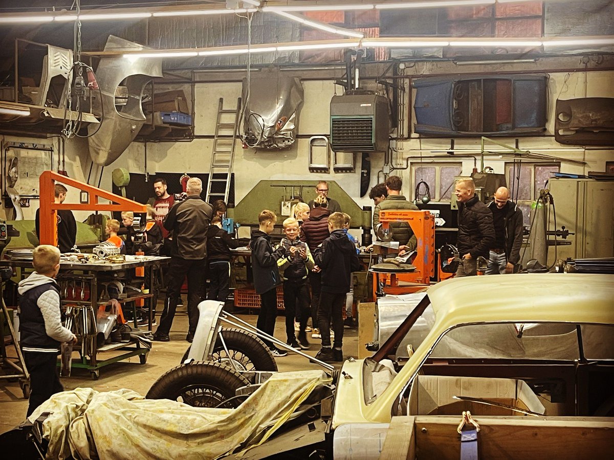 Na een geslaagde dag 1 maken de bedrijven zich op voor dag 2 van de Techniekdagen Onderwijs Salland op zondag 9 oktober van 11-16 uur. Kom je ook?

#techniekdagen #techniek #technologie #technieksalland #techniekonderwijs #bedrijfsbezoek #techniekdagen2022