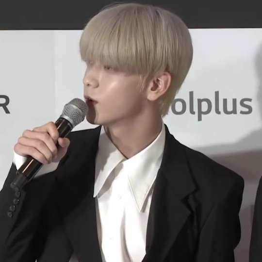 gyuccibeom's tweet photo. BLONDE SOOBIN IS NOT A FIGMENT OF MY IMAGINATION ANYMORE https://t.co/YDPjAKdsU2