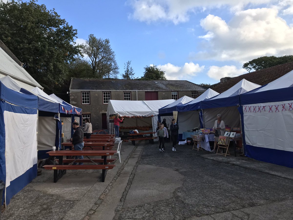 NatTrustJersey's tweet image. Everyone is busy getting the market ready whilst the Blackbutter is bubbling away @VisitJerseyCI @thestorybeast @MrBenSpink @Kit_Ashton @hannahbechITV @KirstenJersey @StHelierJsy @jerseychamber @GenuineJsy