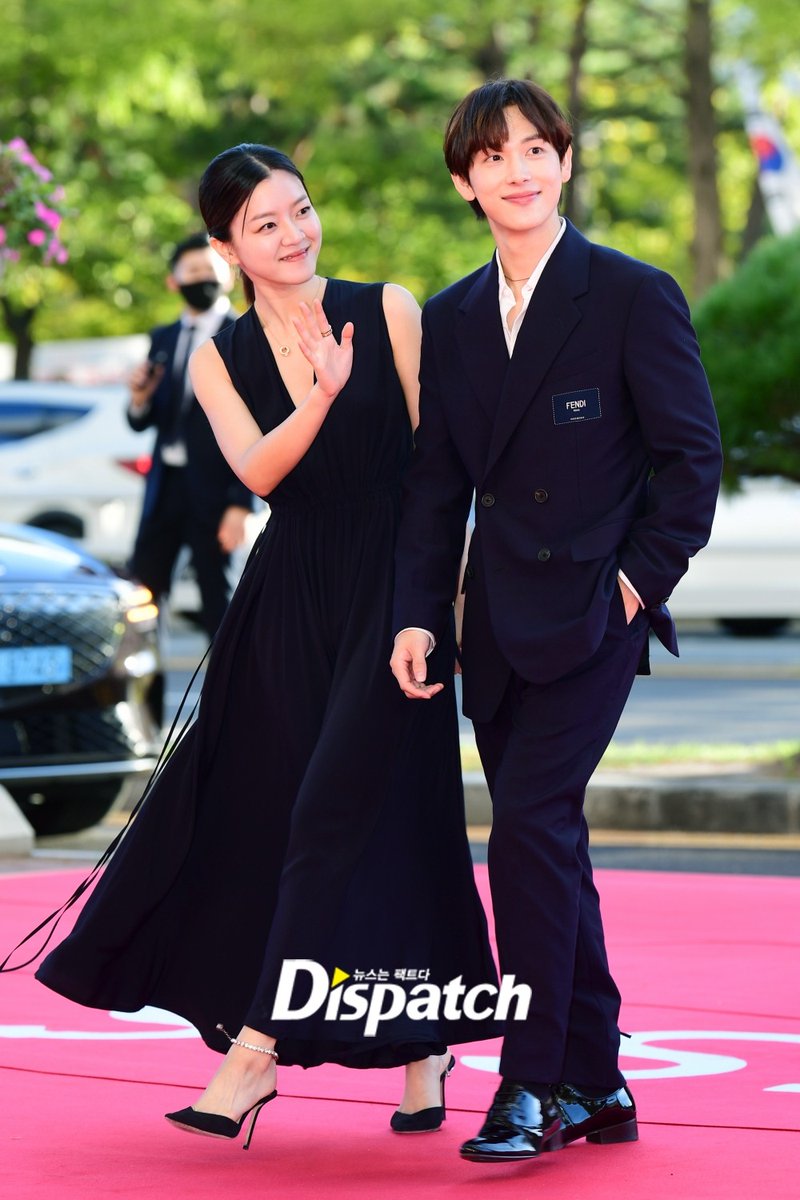 #KoAhSung & #YimSiWan arrived together omg hadkakf my #Tracer duo! 😭😭😭

#AsiaContentsAwards