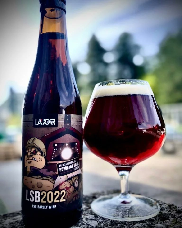 laugarbrewery's tweet photo. ALERTA 🆕 #BarrelProject
Tras 24 meses de envejecimiento en barricas de vino de Burdeos,vuelve nueva tirada de la serie LSB
Un rye barley wine que alcanza el 10% de alcohol
Una auténtica fiesta de sabores y aromas con protagonismo de matices toffee,frutas maduras y vainilla https://t.co/61BtUDa7Yd