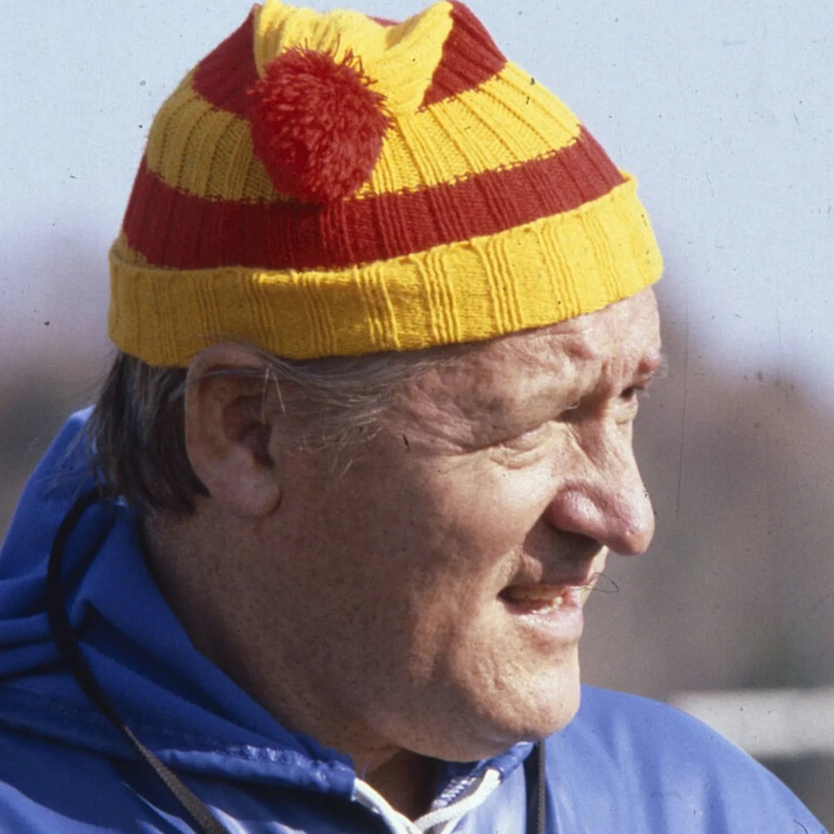 La Roma di Nils Liedholm è stata uno stile, un assioma, una vita, un idioma. Un’epoca. La nostra.

Per sempre ✍️  asroma.com/it/notizie/202…

#ASRoma