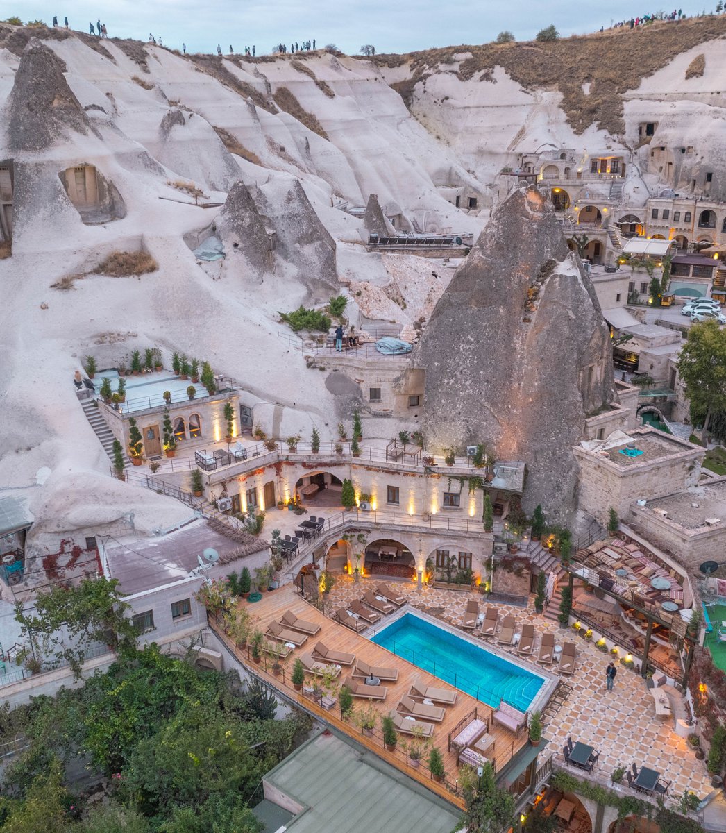 LocalCaveHouse's tweet image. Surrounded by seven beautiful Fairy Chimneys with outdoor swimming pool. Local Cave House Hotel is centrally located in Göreme. Carved into the ridge of a hill.  Designed to enhance your stay. #localcavehouse