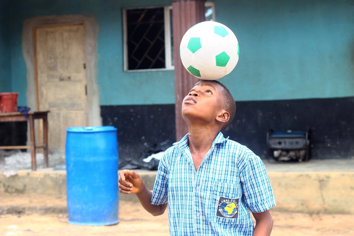 ChukwuebukaFA's tweet photo. WEEK 54 #CSFFTP
Pictures from week 54 of the Chukwuebuka School Freestyle⚽ Training Program #CSFFTP22 at Global College 7/10/22 with #ChukwuebukaEzugha
🎥 https://t.co/F5smn87lpy
#ChukwuebukaFreestyle #ChukwuebukaAcademy #school @GloWorld #ChukwuebukaFreestyleEntertainment https://t.co/bKRZ7jJvCO