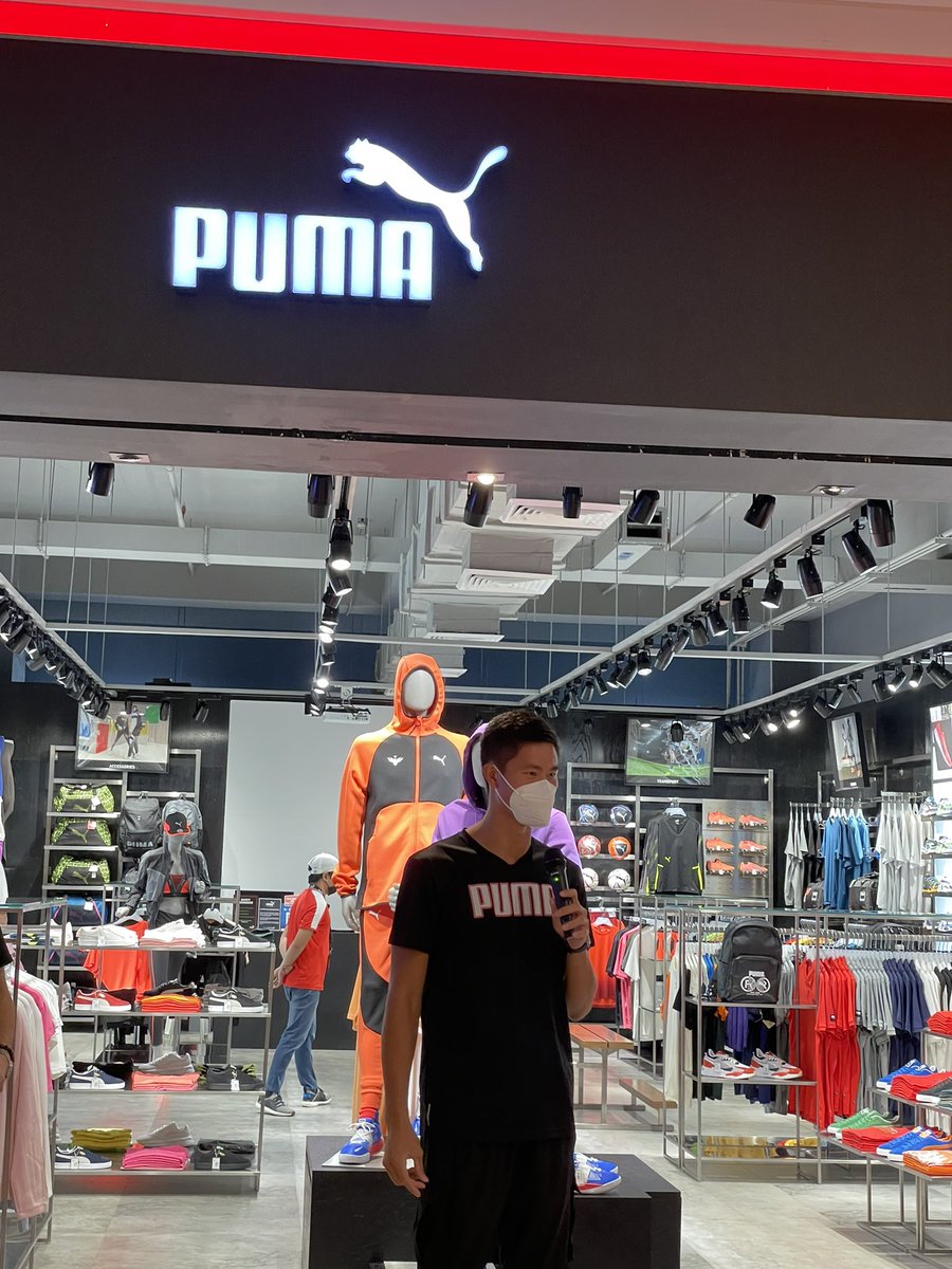 beebeego09's tweet photo. Asian Record Holder and World No. 3 pole vaulter EJ Obiena meets his fans in the Puma Store in Ayala Malls Manila Bay. 

He had fans who traveled all the way from Marikina and those were inspired to pursue track and field because of him. @RapplerSports https://t.co/2JZoQjwycZ