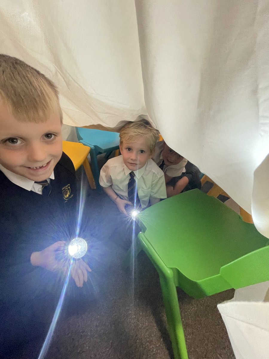 Class2Winthorpe's tweet photo. Lots of fun exploring different sources of light in Science this week! 🔦 https://t.co/7Li27Dsiay