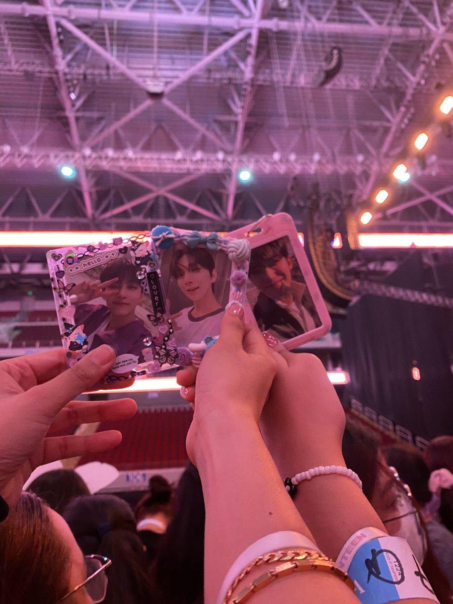 f1Im_jww's tweet photo. WE’RE HEREEEEEEE #BeTheSuninManila 🫧💗 https://t.co/b3MUnORoro