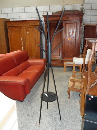 emmausghlin's tweet photo. Voici les nouveaux arrivages en magasin au 08 octobre 2022 : https://t.co/kuRF1gVs1H. Les objets présentés peuvent trouver très vite des acquéreurs. 

Vente le mardi de 13h à 16h, le jeudi de 13h à 18h et le 2ème samedi du mois de 10h à 16h. 

Dépôt : mardi et jeudi de 9h à 12h. https://t.co/6pwIt9nyRF