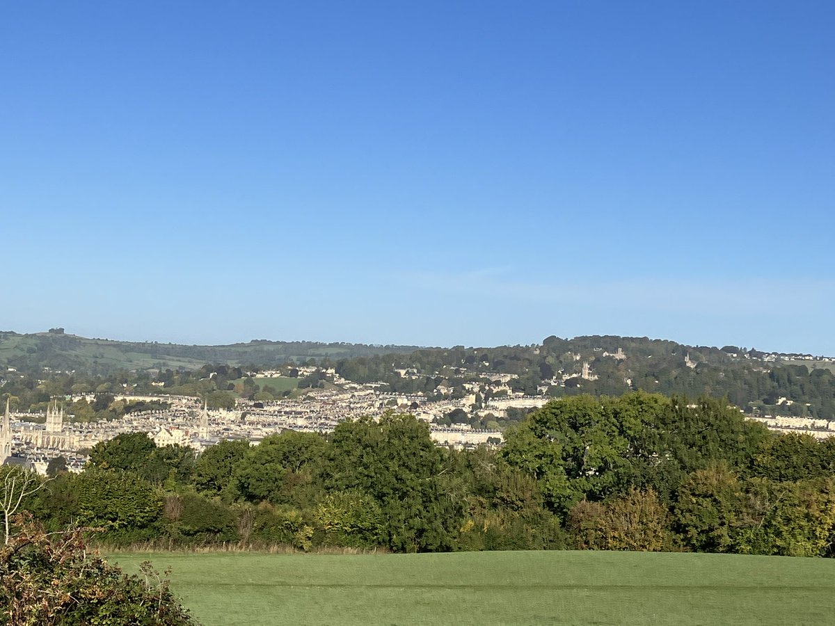 _sallyjan's tweet photo. When this is the sight that greets you on your uncommonly warm and sunny October run. #mostlydownhill https://t.co/3TITSUehTw