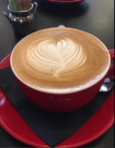 HIVEArtsBpl's tweet photo. Artist Coffee Catchup this morning at @HIVEBPL. From 11:00 we meet up &amp; chat all things arty, ideas &amp; projects. #Blackpool #thehardestworkingcoastaltownintheUK #artgroups #art #photography #sculpture @_AuntySocial_ @bpoolsocialclub @GrundyBlackpool @ace_thenorth @TheBigPicture11 https://t.co/6vpKF40uki