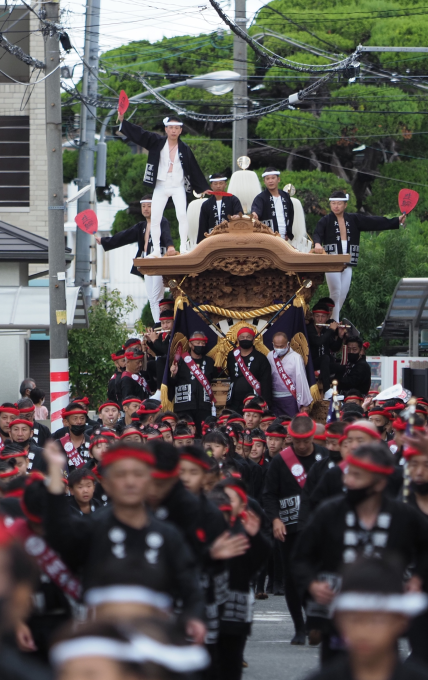 fd3s1897's tweet photo. 地元のだんじり祭り行ってきました🥰
なんと三年ぶり😇

#だんじり祭 
#Olympus
#em1 mkII https://t.co/KKkmApR75J