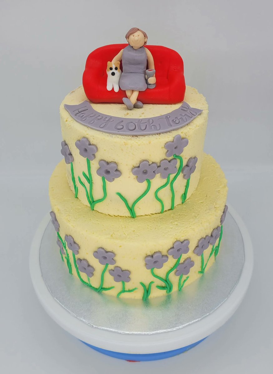 LoveenBakery's tweet photo. Two tier fresh cream and fruit cake to celebrate Terry's 60th birthday. Featuring the birthday girl and her dog having a glass of wine on her couch โค๐ถ๐ท๐
#freshcreamcake #fruitcake #twotiercake #60thcake #60thbirthdaycake #personcaketopper #shopsmall #customcakes https://t.co/ptewXq3BXJ