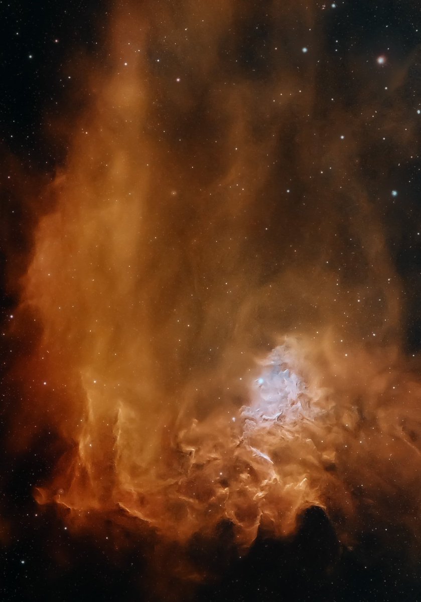 Some say we are stardust,  fallen from the heavens like grains of sand. 

So I wonder.

Perhaps I dream.

If the ones we feel the closest to, were once part of the same star.

#Astrophotography