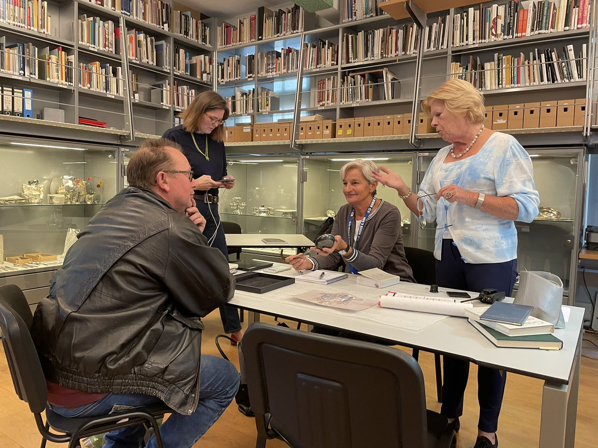 overdiepm's tweet photo. Nationale dag van waarde in Zilvermuseum Schoonhoven. Kom langs! @zilvermuseum @omroepwest https://t.co/b2ia0Le3Eb