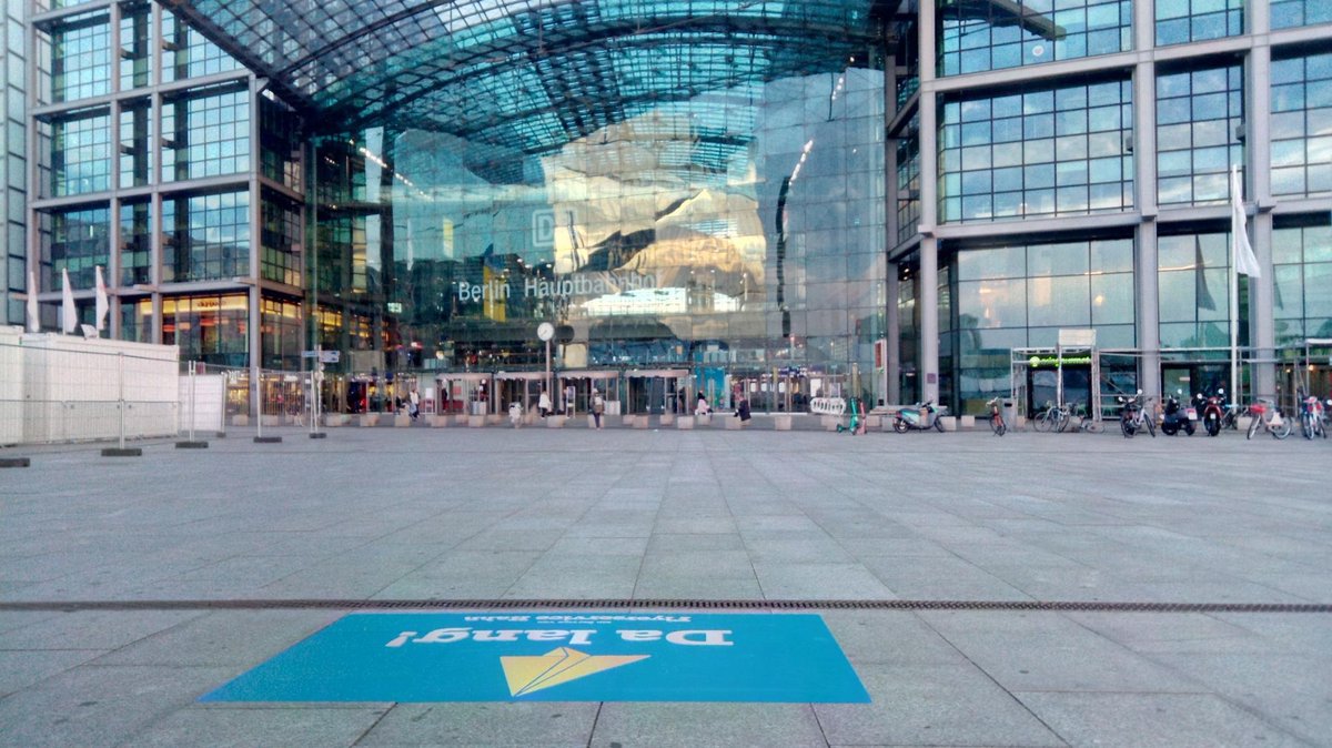 Zentrum für Politische Schönheit tweet media