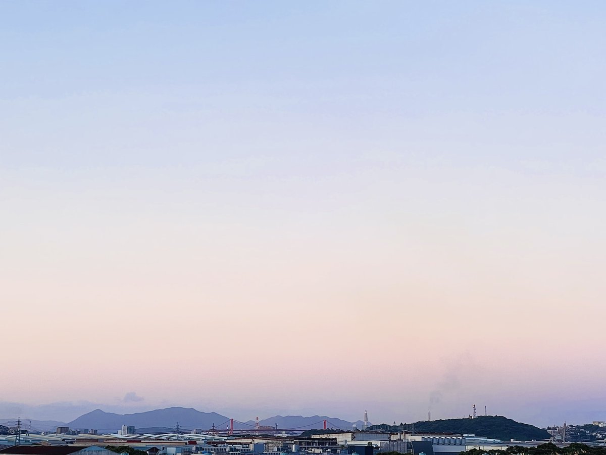msmCh_108's tweet photo. 夕日の反対側がふんわりピンク色。

この現象、ビーナスベルト(金星帯)と呼ばれる現象で、美の女神アフロディーテ(ビーナス)の帯に例えられています。

神様ですら魅了する魔法の帯です☺️

#BeltOfVenus  #cestus https://t.co/iePttSVwYu