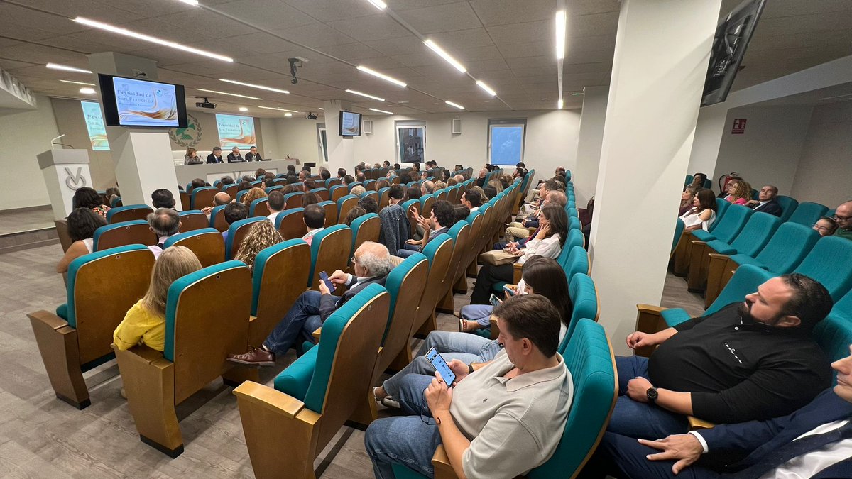 Veterinarios Cáceres tweet media