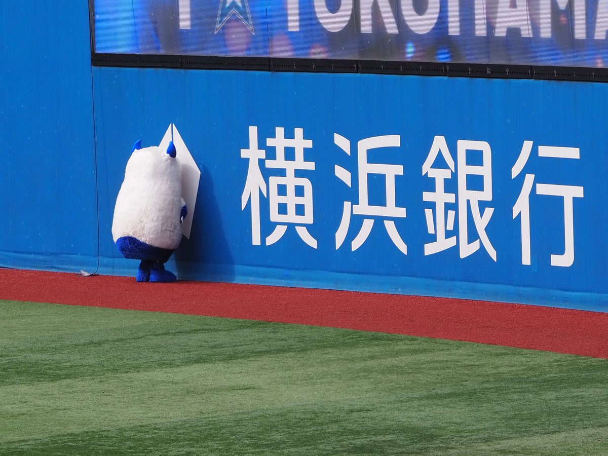 d6i5ta's tweet photo. バートさん無理あるのよそれはwww
 #baystars https://t.co/1yZABBSAHp