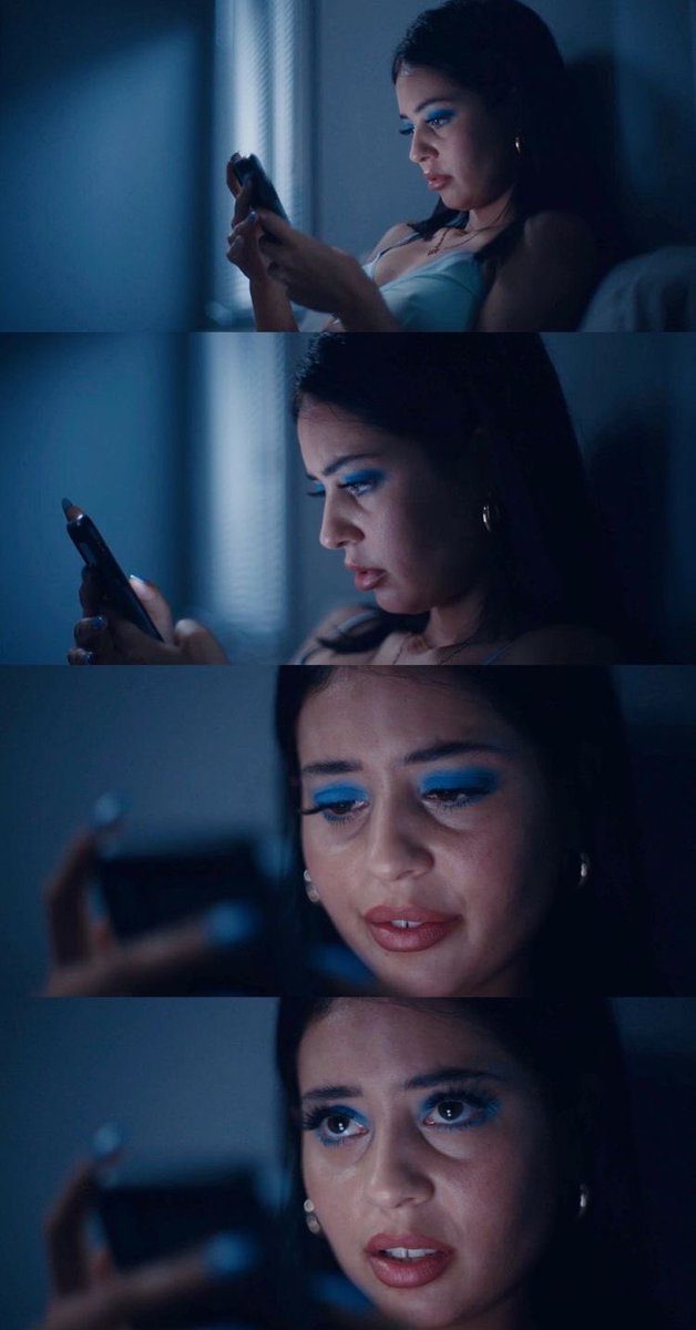 millie_royale's tweet photo. me after finding out the royale high community has found something else to complain about #royalehigh #ROBLOX #callmehbob https://t.co/6cNjQ0MjYs