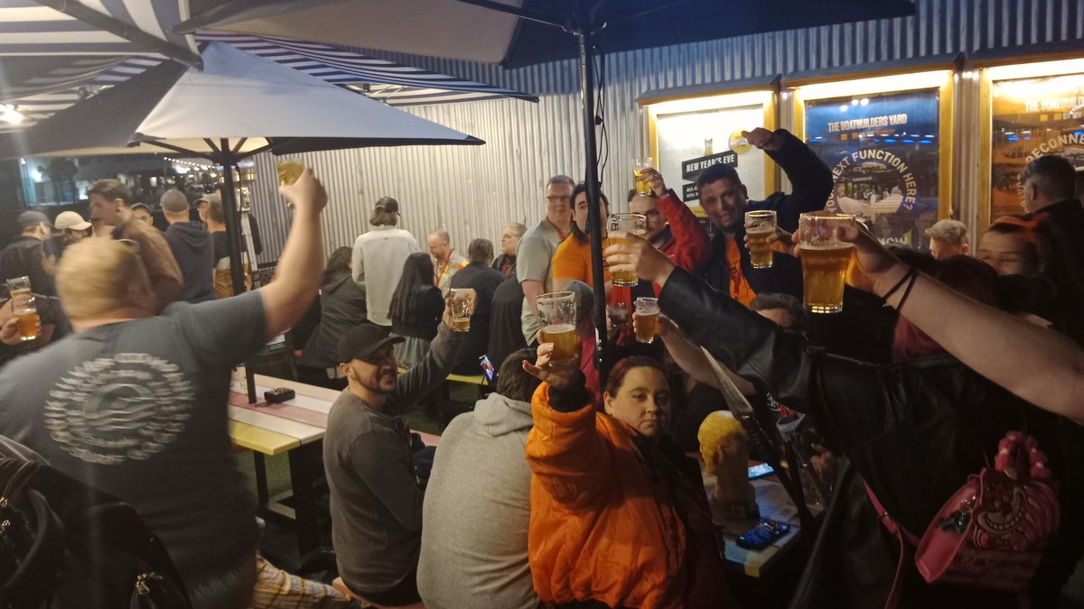Faceroll_Fatal's tweet photo. Huuuuge shout out to @GoodGameHost for a massive night out with the @ScumGame community beers are flowing! #scumgame #serverhost @Gamepires https://t.co/IV8jdLXwMR