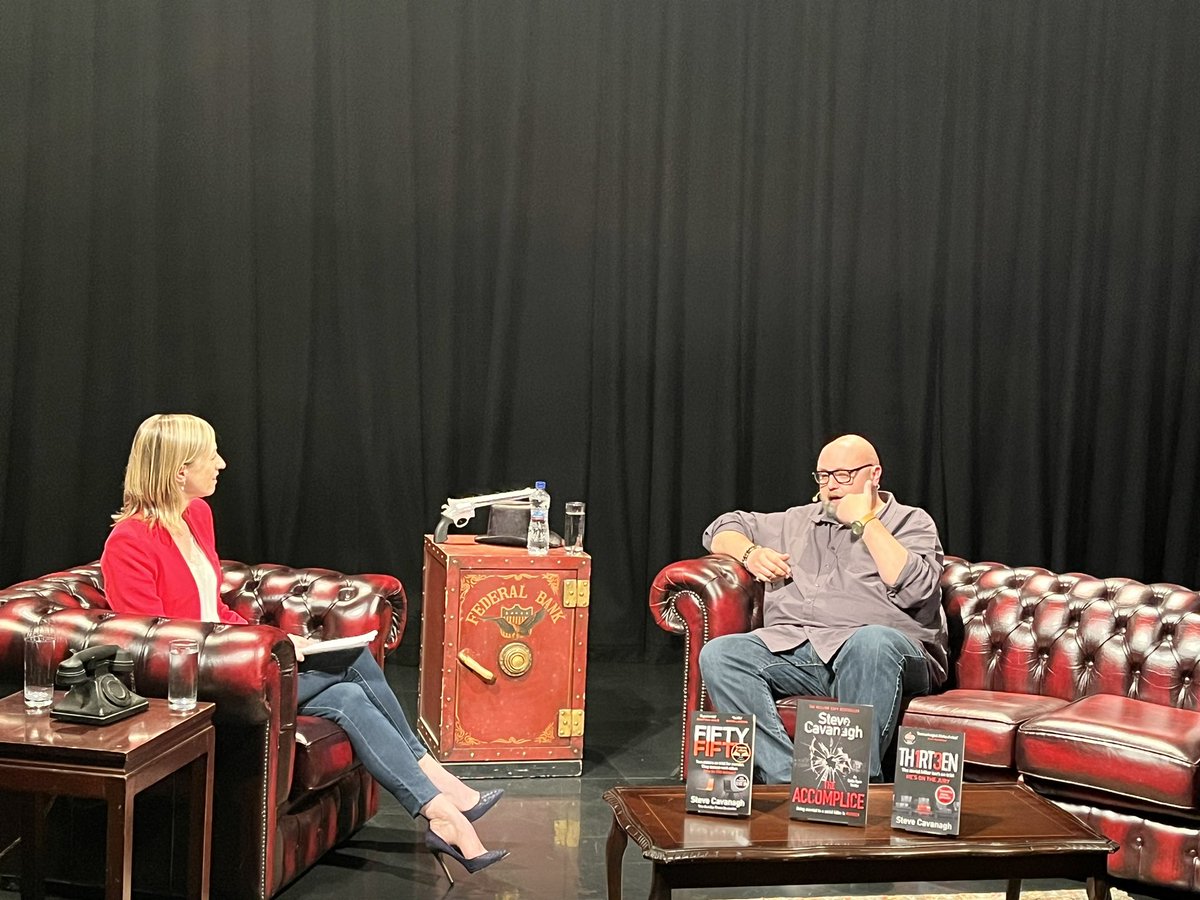 Fascinating insights from ‘lawyer turned writer’ <a href="/SteveCavanagh_/">Steve Cavanagh</a> on his main character ‘con artist turned lawyer’ #EddieFlynn in his many novels. All those characters seem part of his family!

At #MurderOne22, Ireland’s Crime Writing Festival!