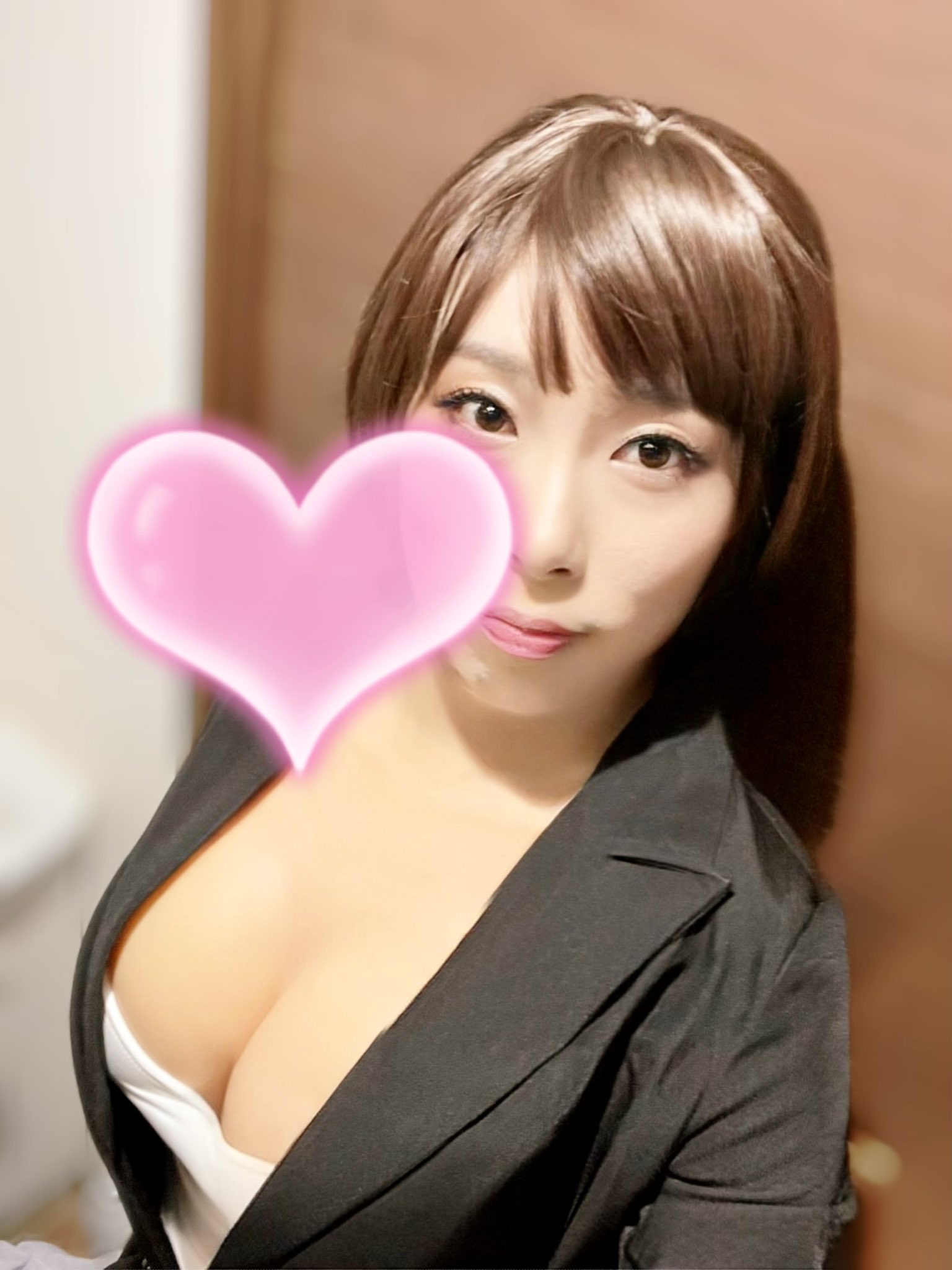中高生　おっぱい　ローアングル 