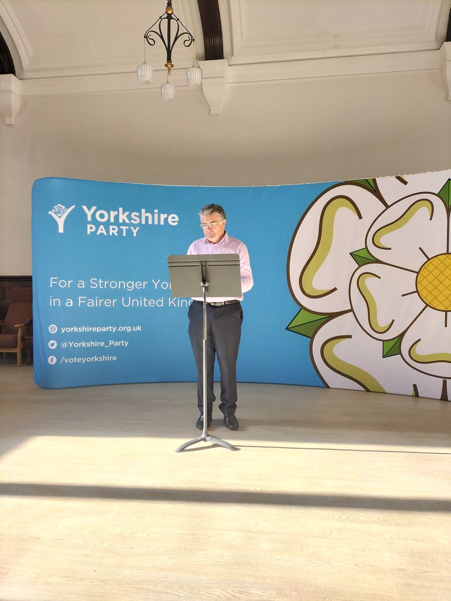 Yorkshire_Party's tweet photo. Hilton Dawson, founder of @NorthEast_Party addressing the conference hall with a speech centered on how our two parties can work together to achieve meaningful and powerful devolution. #YPConference https://t.co/xKmhmjHnWv