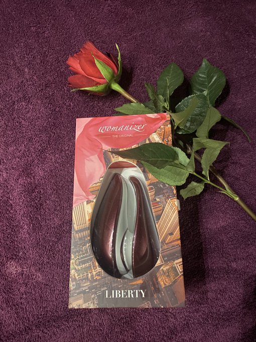 Wat Ben ik gister en vandaag al heerlijk verwend met deze leuke cadeaus! ☺️ dankjewel lieve mannen! 😘<a href="/tag/lingerie"class="tags"><span>#lingerie</span></a><a href="/tag/blond"class="tags"><span>#blond</span></a><a href="/tag/sexy"class="tags"><span>#sexy</span></a><a href="/tag/hot"class="tags"><span>#hot</span></a><a href="/tag/porn"class="tags"><span>#porn</span></a><a href="/tag/pussy"class="tags"><span>#pussy</span></a><a href="/tag/naugthy"class="tags"><span>#naugthy</span></a>