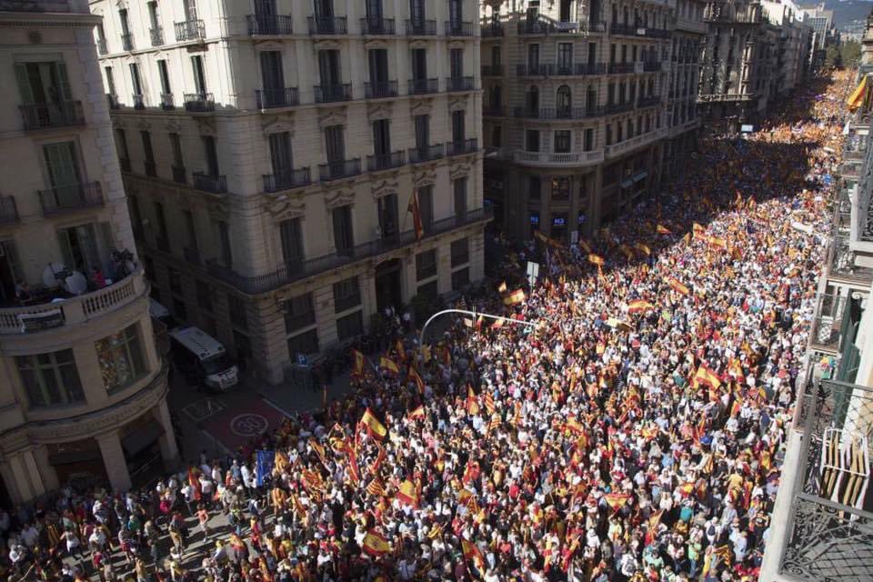 Han pasado 5 años del #8Octubre de 2017, cuando muchos catalanes valientes salimos a las calles de Barcelona para decir al separatismo BASTA YA!! CATALUÑA es ESPAÑA! 🇪🇸