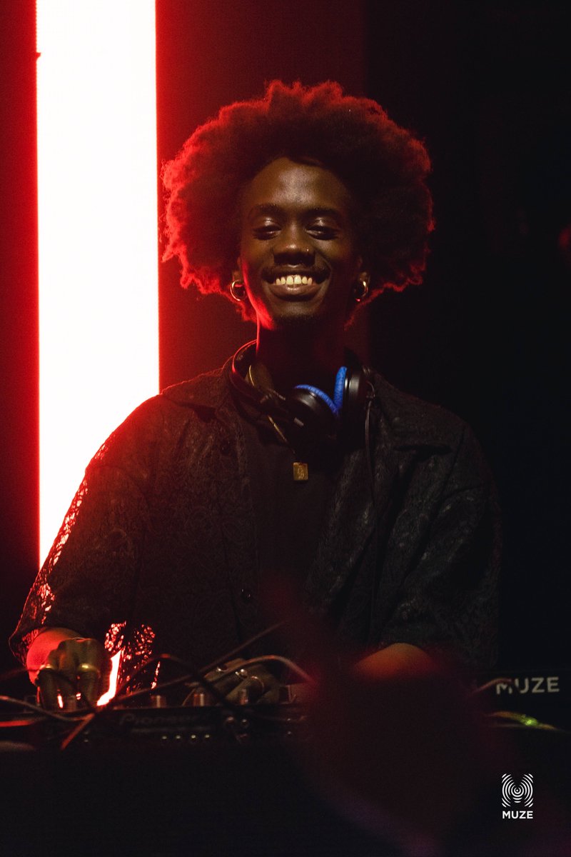 muzeclub's tweet photo. Glowing! @HIRIBAE_ 😏 #MUZEOpenAir

📸: @WatKib https://t.co/slvUbywPO7
