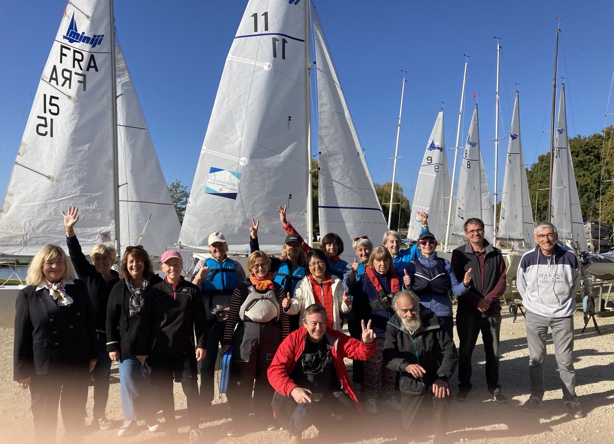 joelle_lesaux's tweet photo. Top départ! #miniji @IledeLoisirs @idfvoile https://t.co/cVuyqs3p43