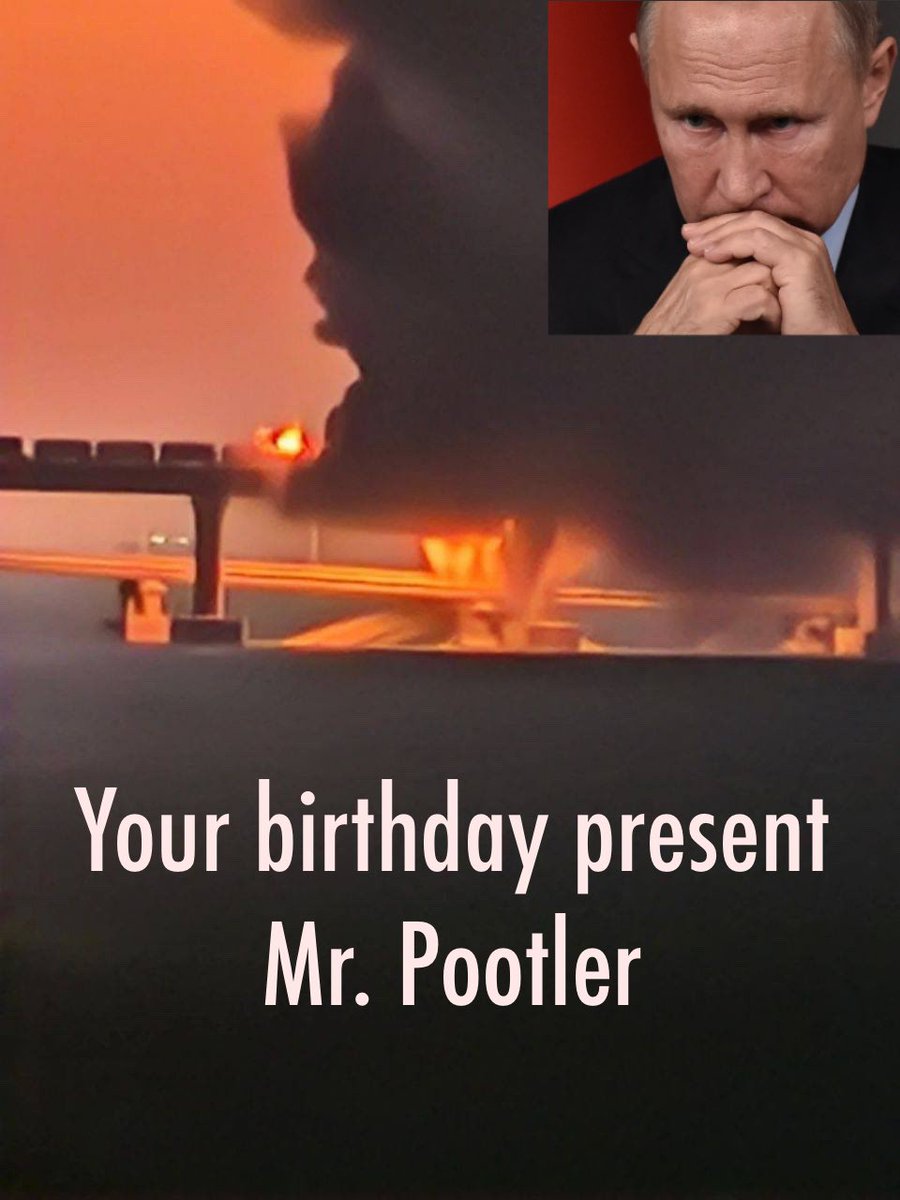 IldikoPasztor's tweet photo. @lilygrutcher The fuel train was a nice spreader of fire though! Happy birthday #Pootler https://t.co/veYfLxQHlE