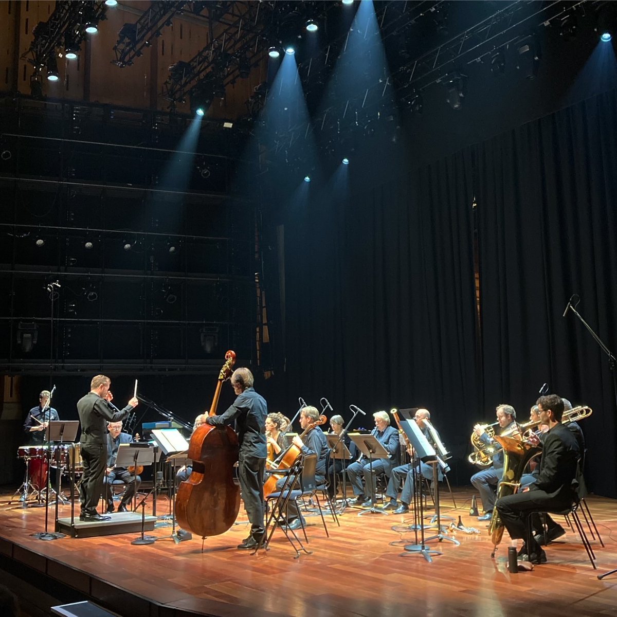 The spotlight's on Xenakis for our concert @southbankcentre this afternoon, conducted by @GPaterson_Music and featuring four rich and varied pieces. 🎟️londonsinfonietta.org.uk/whats-on/xenak…