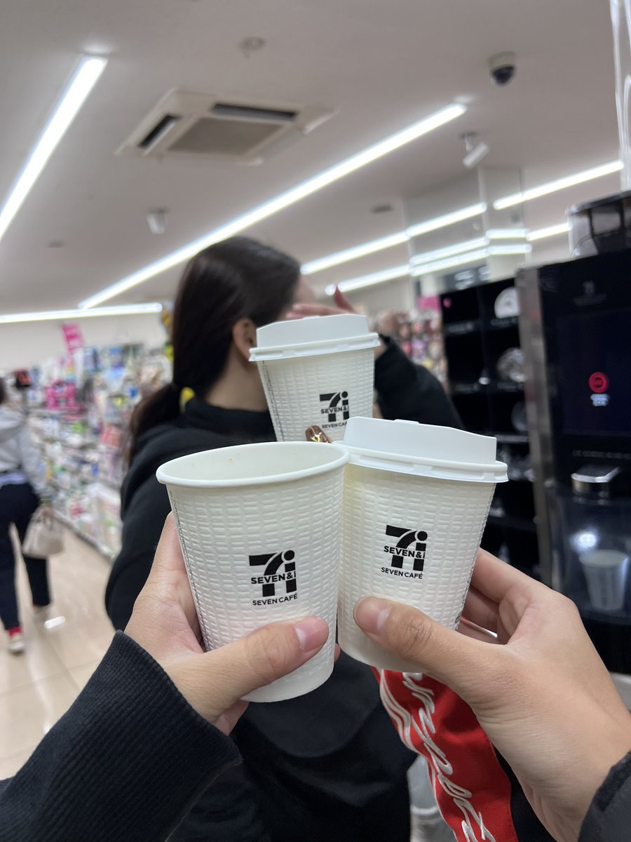 est_mnc97's tweet photo. ジュースじゃんけん✊🏻✌🏻🖐🏻
@appleCB400SF https://t.co/Sd27IjkYVU