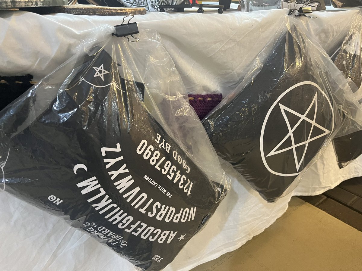 So many amazing Halloween themed products on our market today for the #AlternativeMarket 👻 Such a busy day too! 🖤 <a href="/FreemanStMarket/">Freeman Street Market</a>