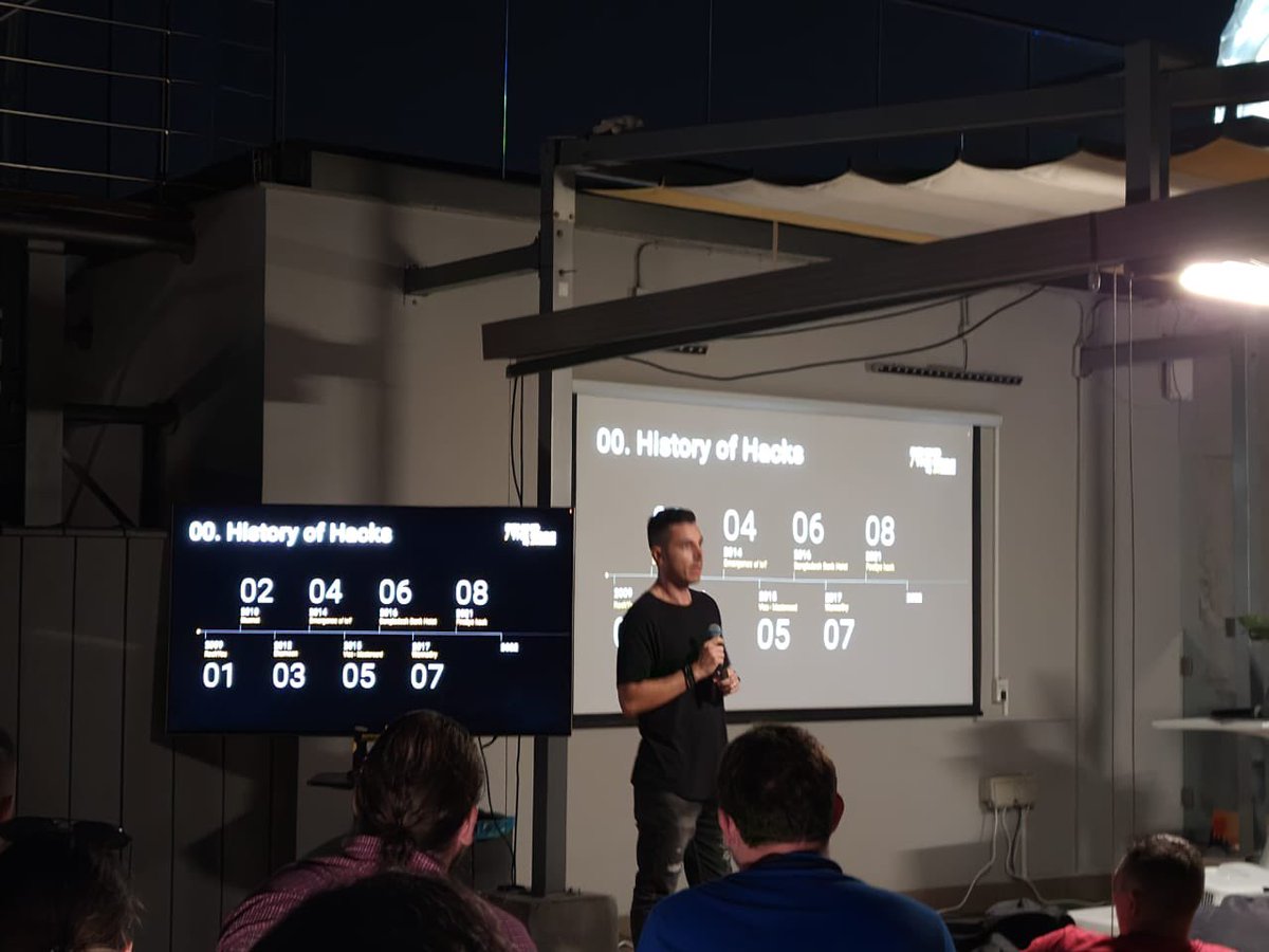 -Yiannis- tweet media