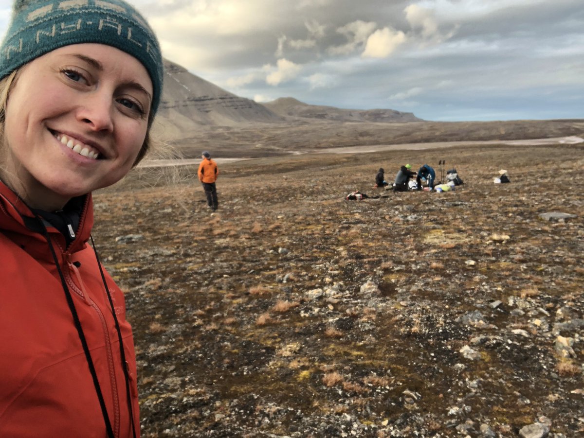 Another successful field trip in the bag. This time with ultra-strong <a href="/F_Montemagno94/">Francesco Montemagno</a> and the ever curious <a href="/carlocar1273/">Carlo Cardellini</a> My first time in Svalbard when I can see the ground 🤓