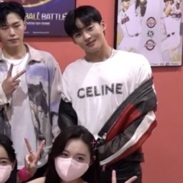 ssnwpwo90's tweet photo. 미인이세요 https://t.co/LX5NsLEiqm