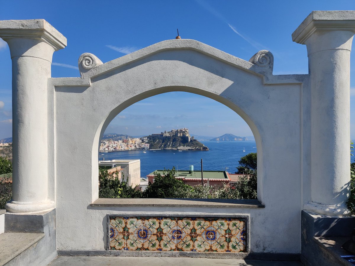 magnaccas's tweet photo. Prospettive mediterranee
#procida #procida2022 #oggi #mediterraneo #campania #cidc22 
@Procida2022 @AgostinoRiitano @pasraicaldo @anndipaolo @MartinaRomanels @Reg_Campania https://t.co/ENybHpySUw