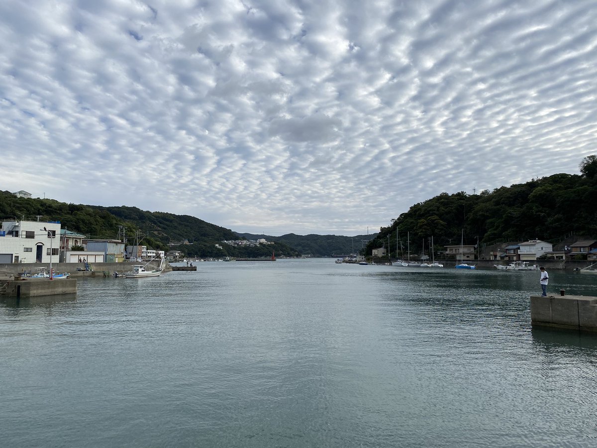15時ではアジフライもなく💦
堤防から釣りをしてる人を見ながらひとやすみしてました😌