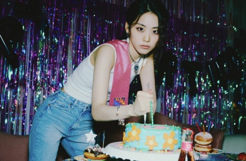 [PICS] 221008 Universe Content Weki Meki Lua 🌈

•SAD BIRTHDAY•
(1)

#Lua #루아 #WekiMeki #위키미키