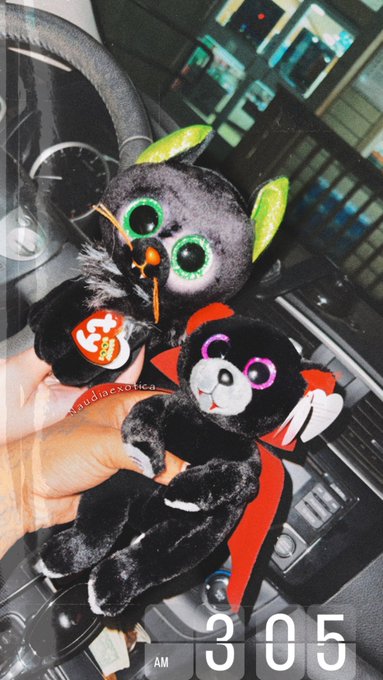 Late night spooky shenanigans! 🎃🧛🏽&zwj;♀️🐈&zwj;⬛ xoxo The Mischief Sisters&trade; #halloween #spooky #Halloween2022<a href="/tag/latenight"class="tags"><span>#latenight</span></a><a href="/tag/halloween"class="tags"><span>#halloween</span></a><a href="/tag/late"class="tags"><span>#late</span></a><a href="/tag/goth"class="tags"><span>#goth</span></a><a href="/tag/spooky"class="tags"><span>#spooky</span></a><a href="/tag/gothic"class="tags"><span>#gothic</span></a>