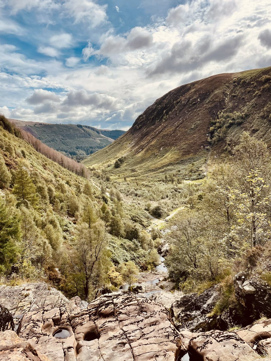 WalesMetro's tweet photo. Lovely morning for exploring.
Mid Wales is a great option at this time of year🍁☘️🍂
https://t.co/eHjLrB3kDf
#cymru #wales #visitwales #brecon #trimsaran #solva #aberystwyth #aberaeron #autumn
@Cymruwrthgalon @list_wales @discoverwales1 @visitwales @VisitWalesTrade https://t.co/HRGFHcgQz7