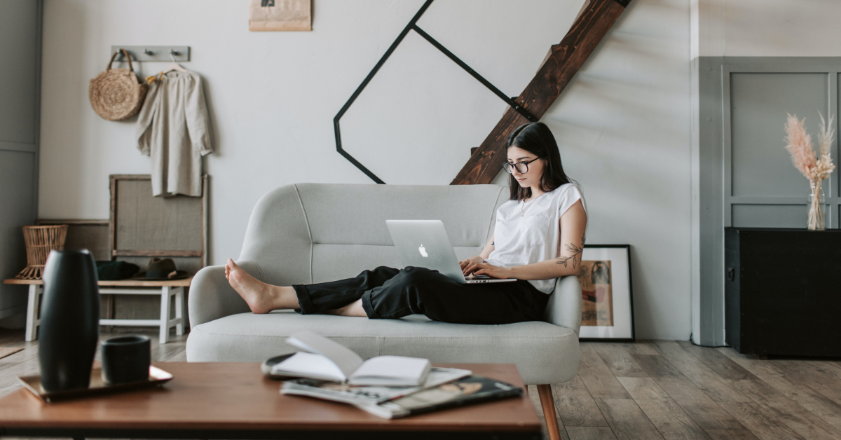 NeedMoreTimeLtd's tweet photo. We understand that running your #SmallBusiness means working wherever and whenever you have to. 🌃 💻 Read how our Virtual Assistants make the most of #RemoteWorking to provide support when you need us most: https://t.co/FdWooxifHk https://t.co/f0bkaglkya