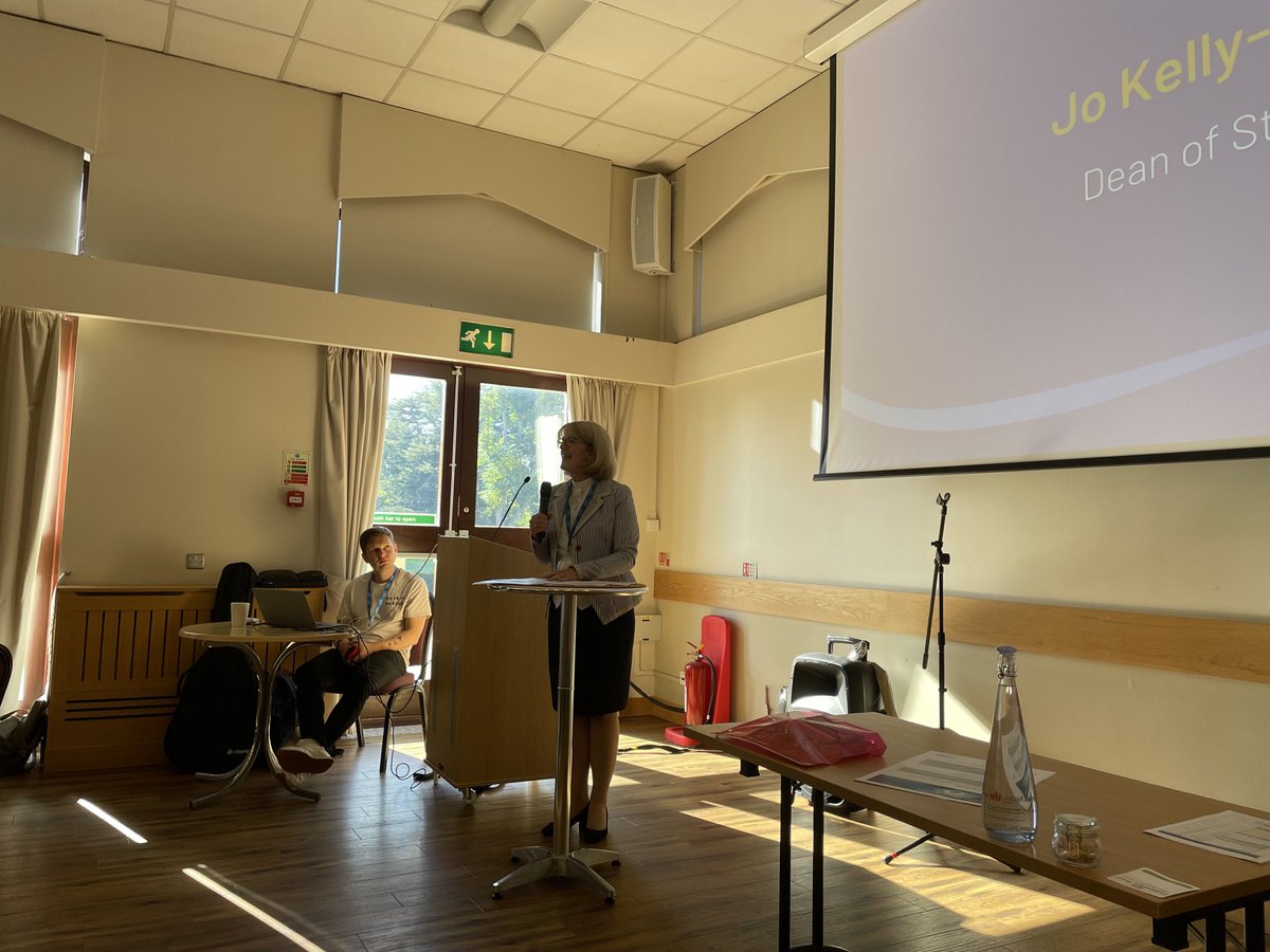 TimLomax's tweet image. Our Dean ⁦@StAlbansCath⁩ encouraging the #intodeepwater conference to tell someone about Jesus ⁦@diostalbans⁩