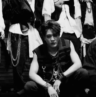 sweetieschannie's tweet photo. ; Miserable 

— nohyuck au https://t.co/k24dF2Kck6
