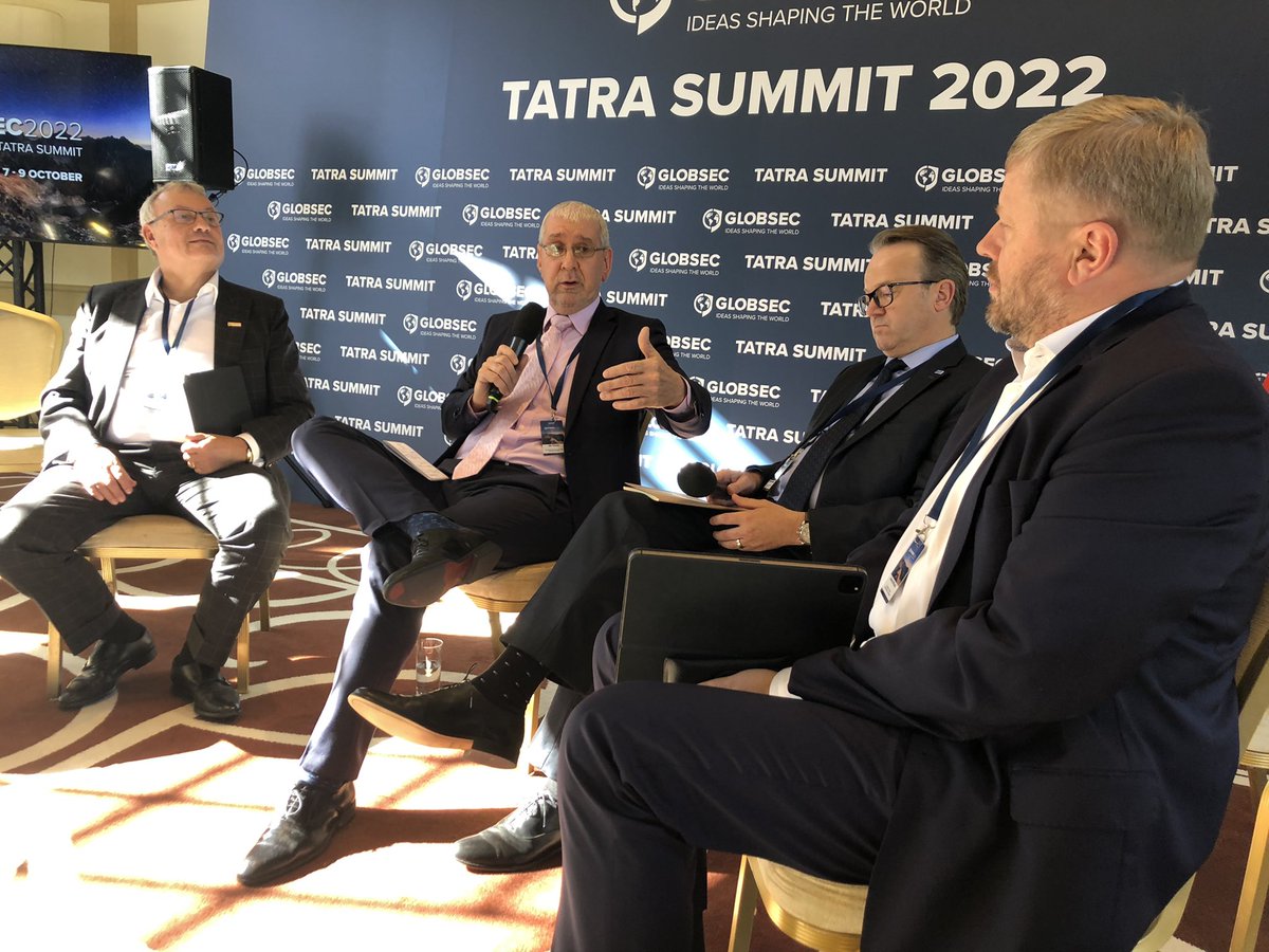 ZdenekCechEU's tweet photo. 🔛@GLOBSEC #TatraSummit: “Best Policies in Crisis Times”🇸🇰🇵🇱🇨🇿Key take-aways:
✔️Crisis policies to keep long-term goals in sight
✔️Preserve level playing field for🇪🇺businesses ➡️case for genuine Energy Union⚡️
✔️New EU governance #RecoveryPlan helpful (investments🔄reforms) https://t.co/kvpFhwYOxJ