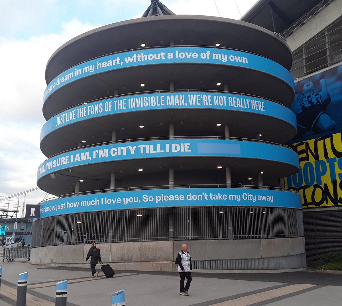 MCWFC_OSC's tweet image. Back at The Etihad today ......  

#COMEONCITY   #SAMECITY #SAMEPASSION